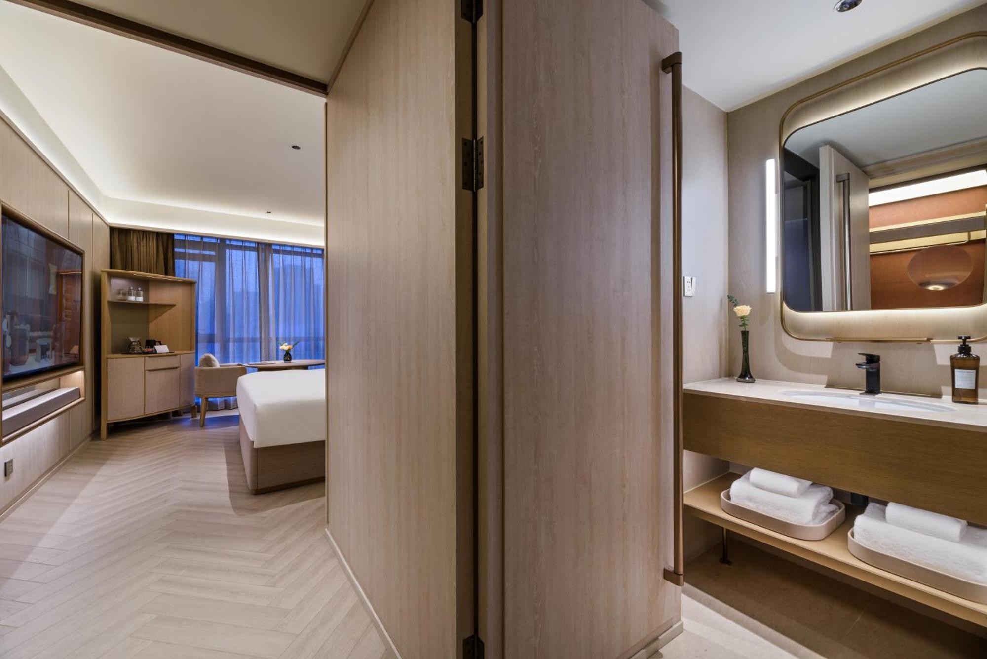 Hotel Crystal Orange Lujiazui Financial Center 4*